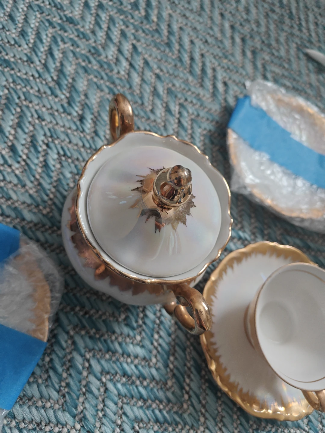 Vintage Tea Set - Gold and White - photo 2