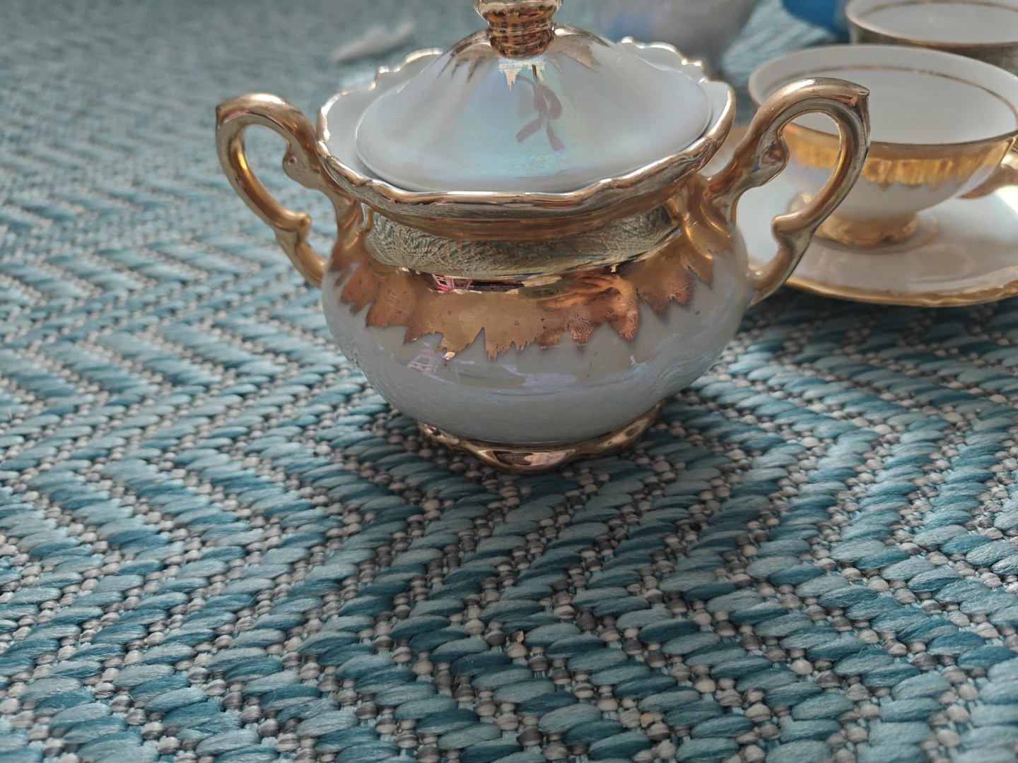 Vintage Tea Set - Gold and White - photo 3
