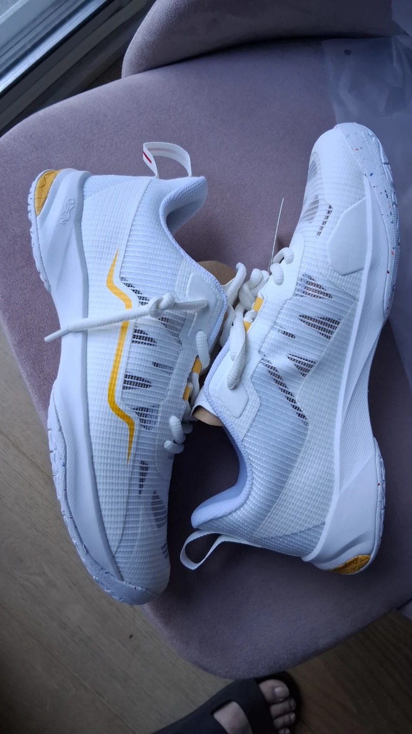 NEW Badminton Shoes DECATHLON, Perfly, Men US 8 size