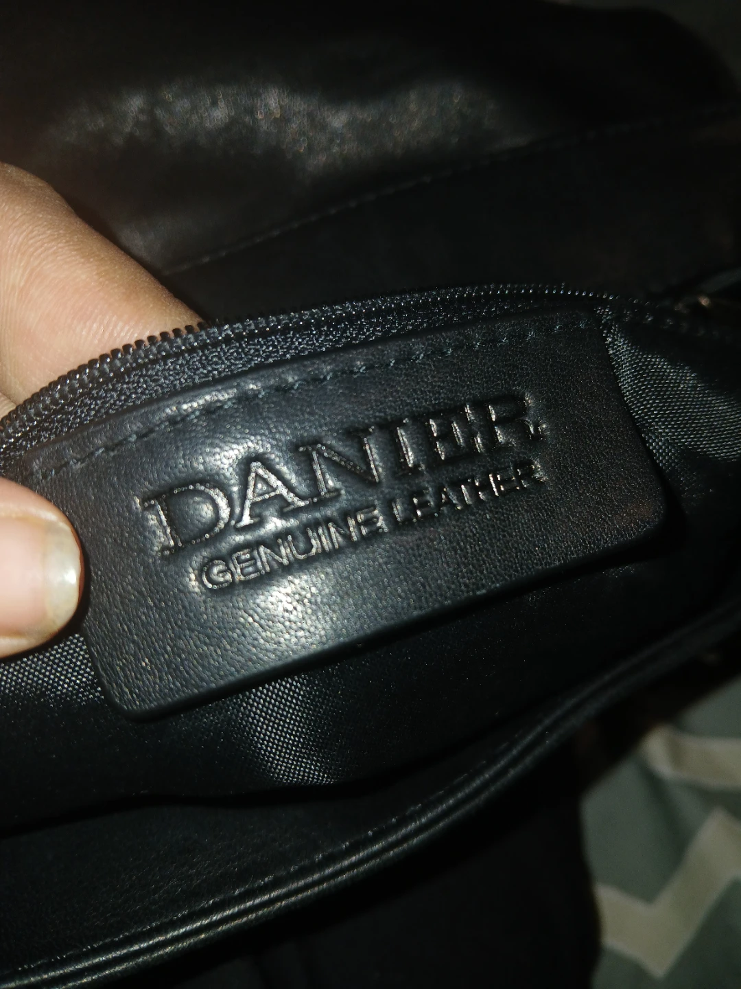 Danier Genuine Leather Black crossbody - photo 2
