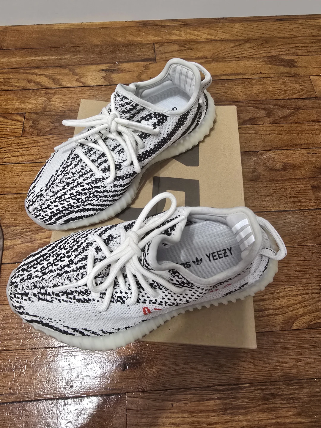 Adidas Yeezy Boost 350 V2 Zebra Size 5.5 - photo 2