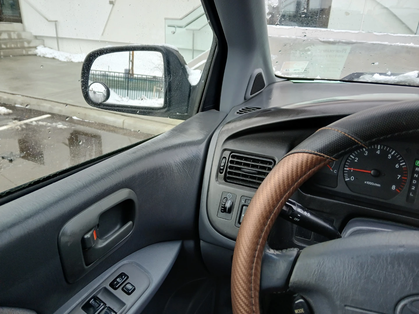 2000 Toyota Sienna LE - photo 4