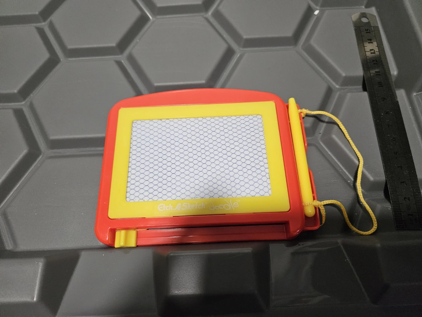 Etch A Sketch Drawing Toy