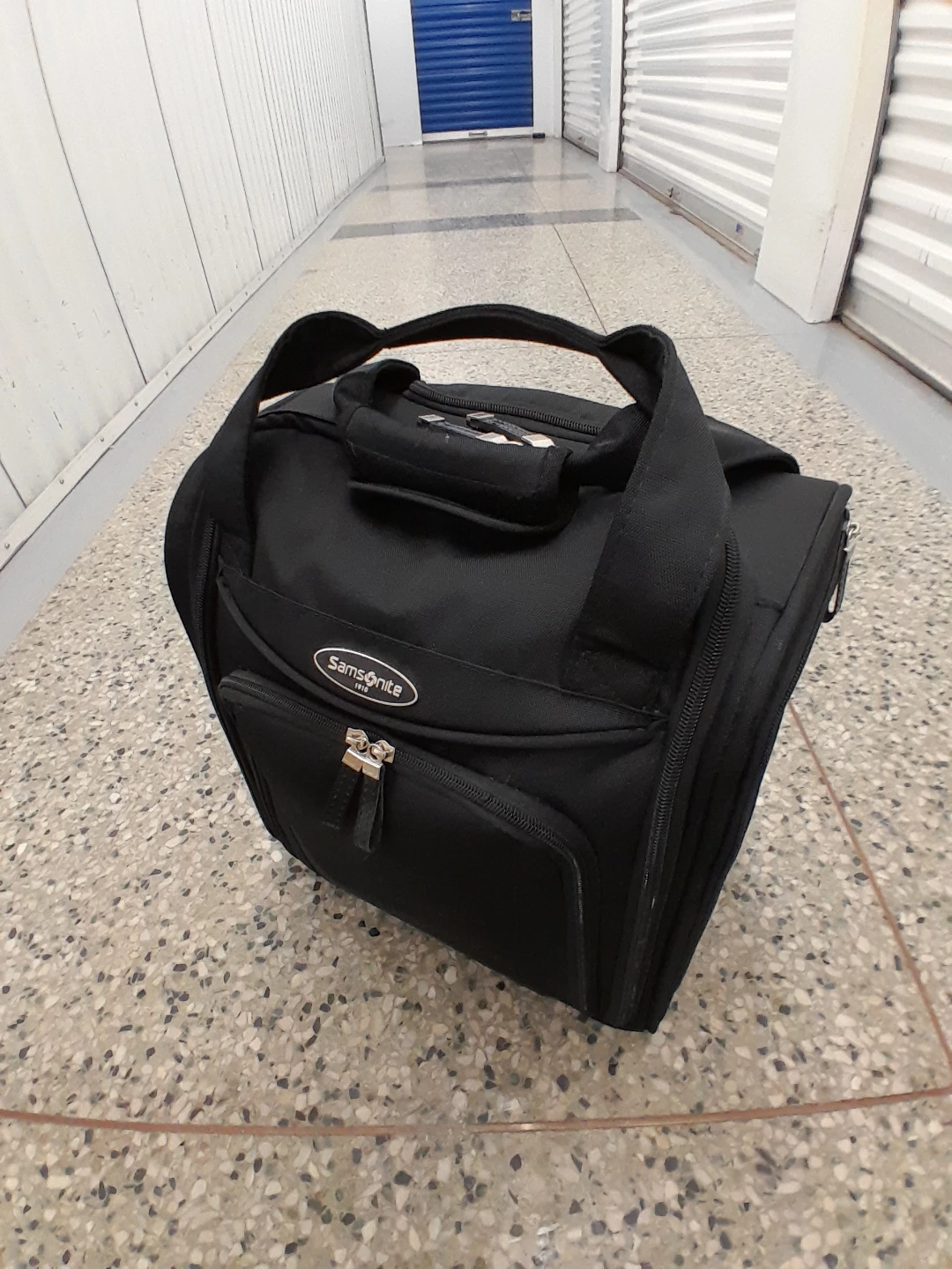 Samsonite Black Rolling Carry-on Bag - photo 3