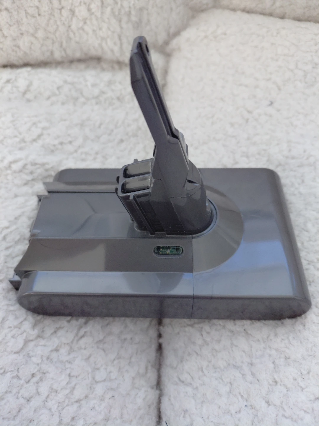 Dyson SV10 Vacuum Cleaner Battery - photo 2