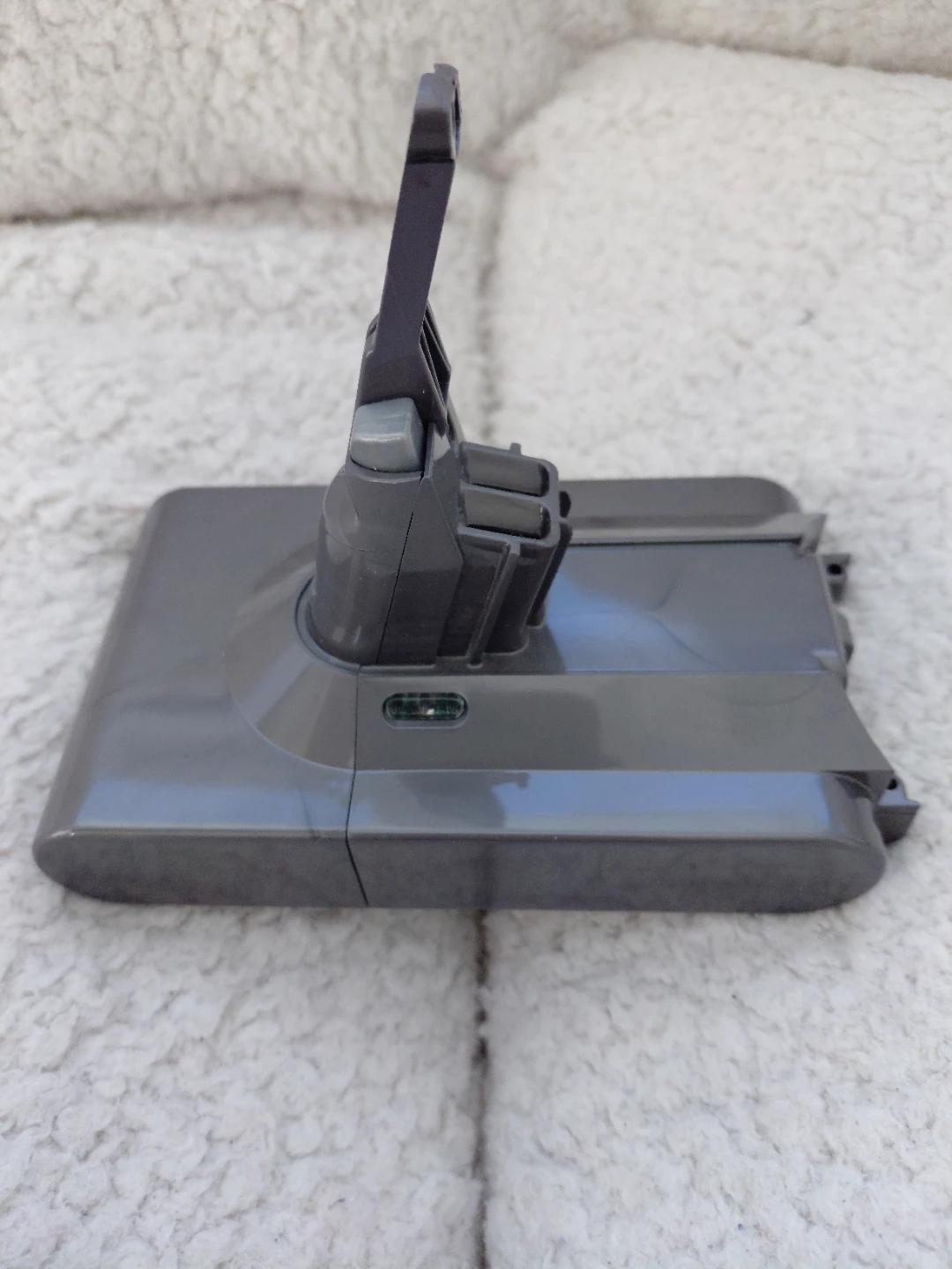 Dyson SV10 Vacuum Cleaner Battery - photo 4