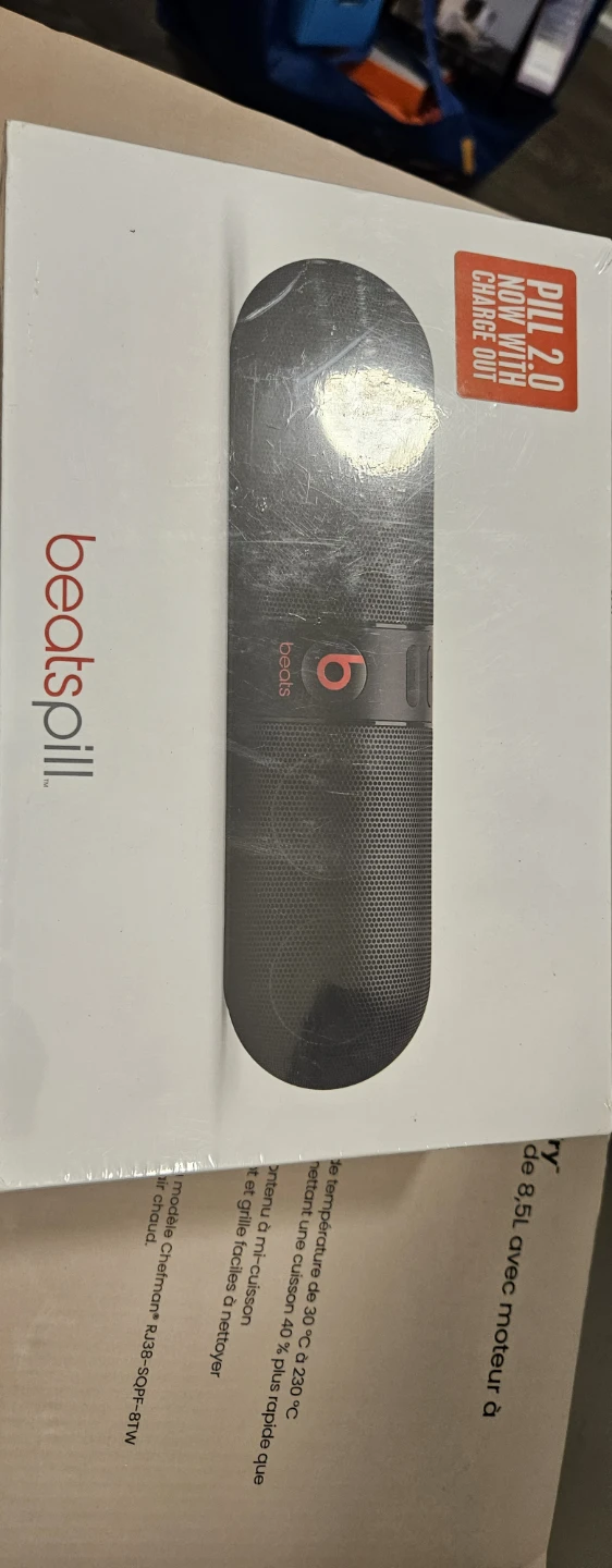 Beats Pill 2.0 Black Speaker - New in Box!
