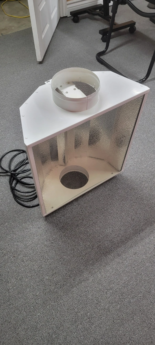 Air cooled grow light hood - photo 3