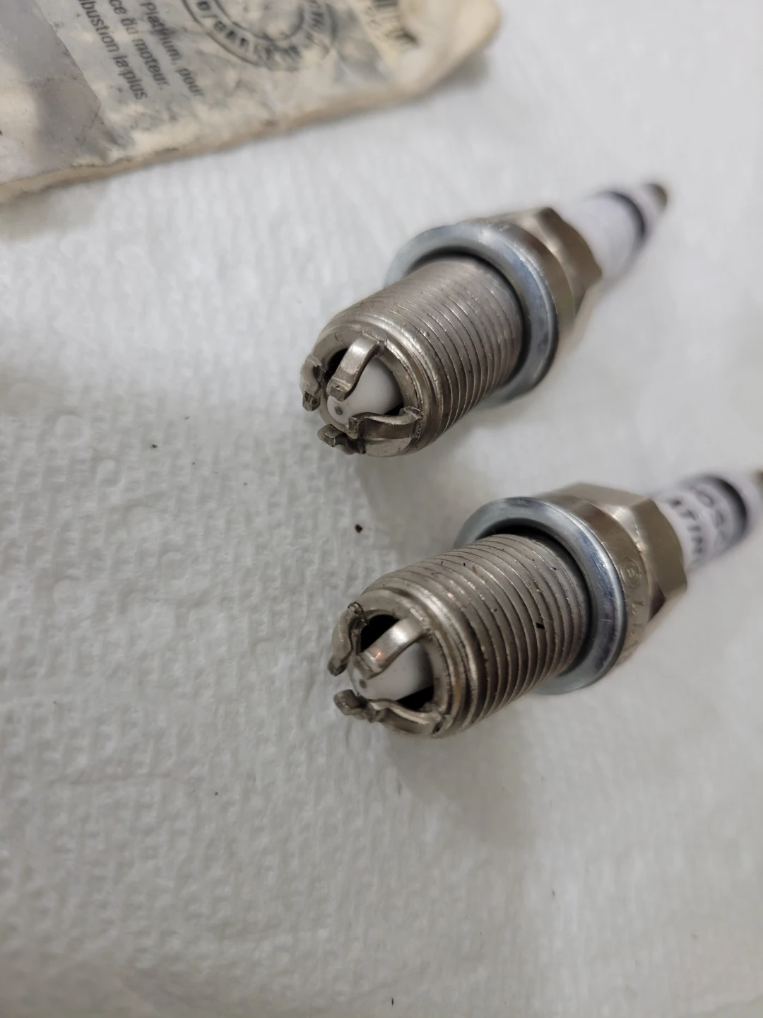 BOSCH Platinum Plus 4 Plug 4418 (Pack of 4) - BRAND NEW - photo 3