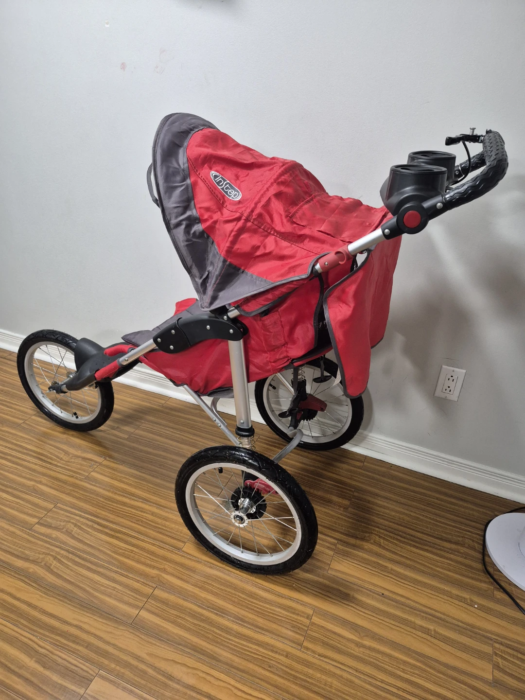 BOB Revolution SE Jogging Stroller - Red - photo 2