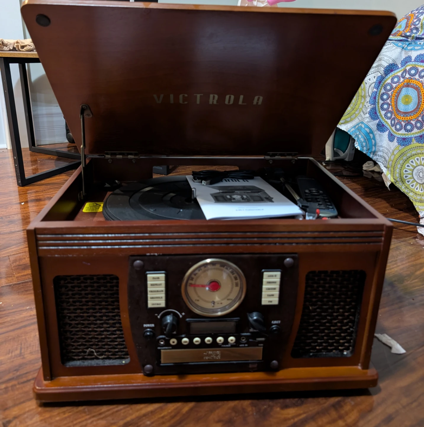 Victrola VTA-600BPC 8-in-1 Turntable Music box