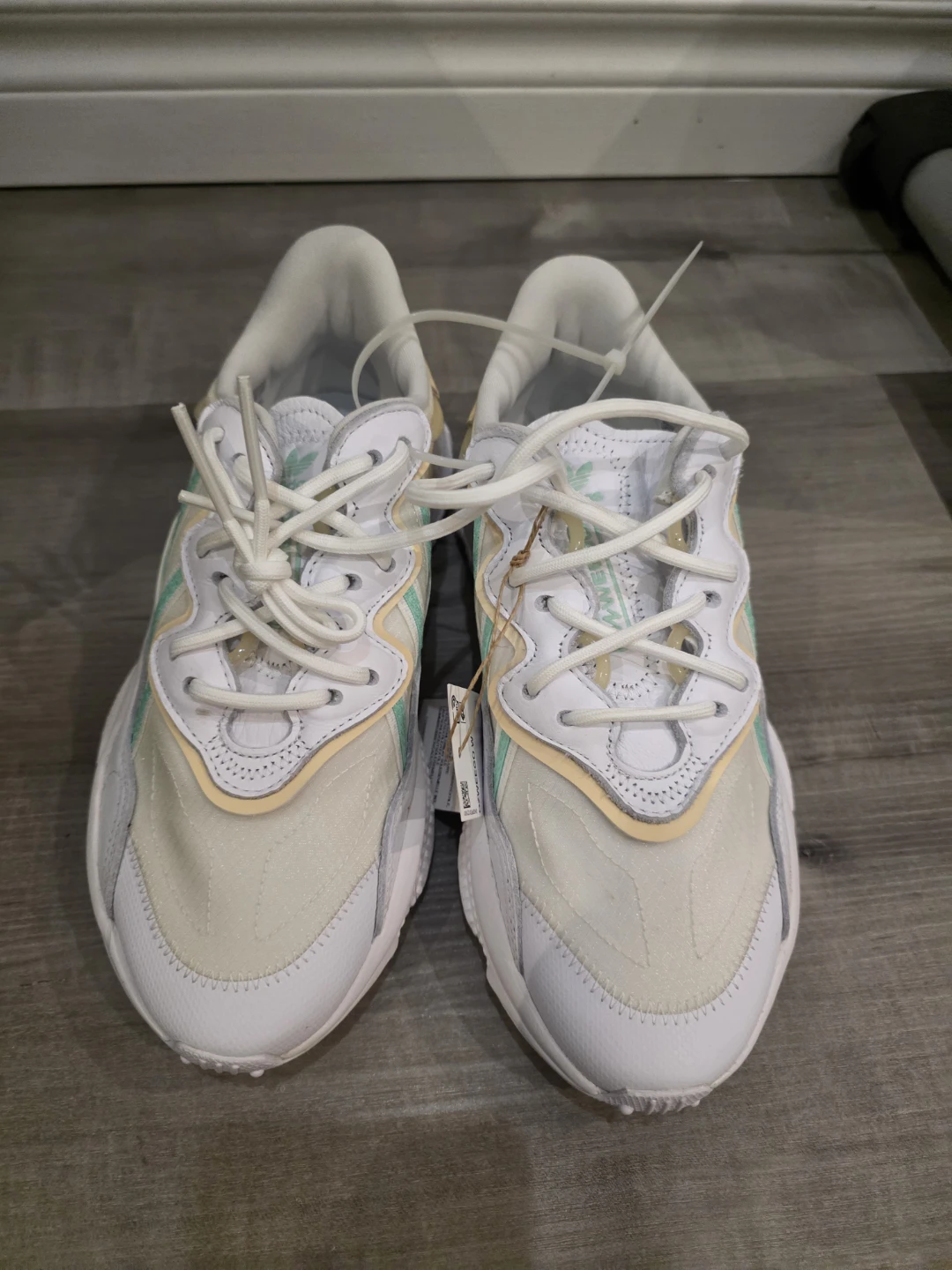 Adidas Ozweego Women's Shoes Size 7 US