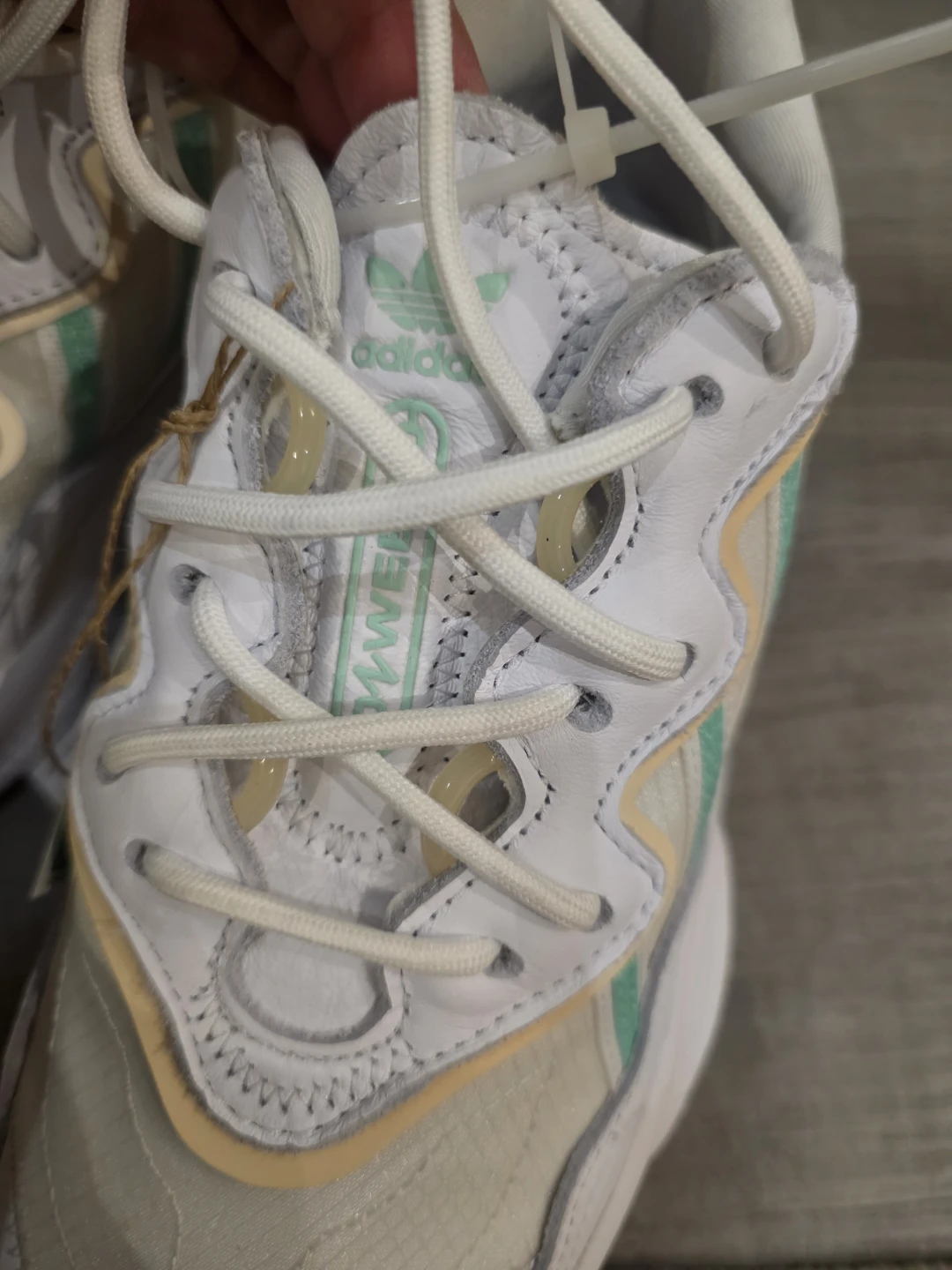 Adidas Ozweego Women's Shoes Size 7 US - photo 2