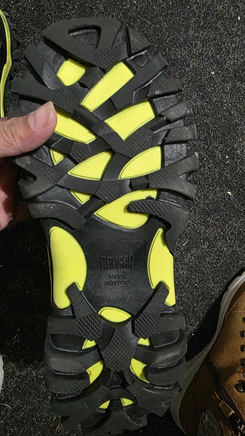 Cougar Track Waterproof Winter Boots - Size 6 - photo 3
