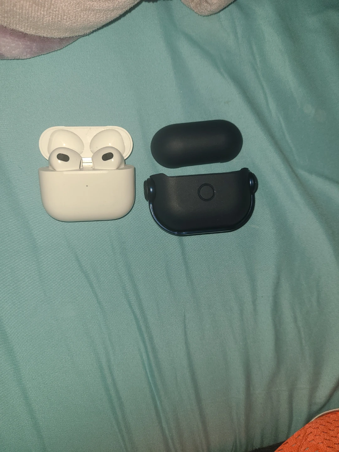 Apple AirPods (3rd generation) with Case