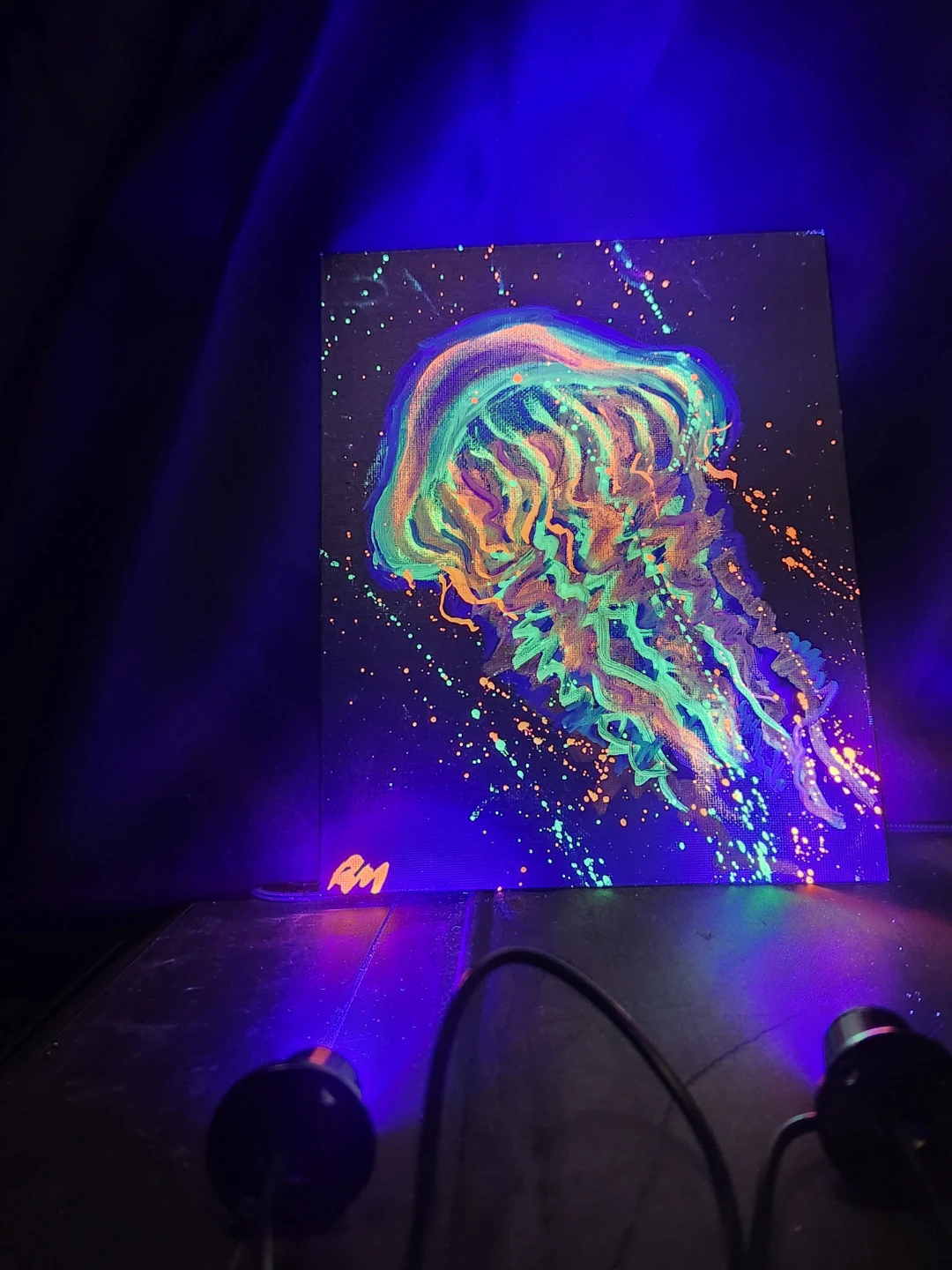 Jellyfish blacklight painting - photo 2
