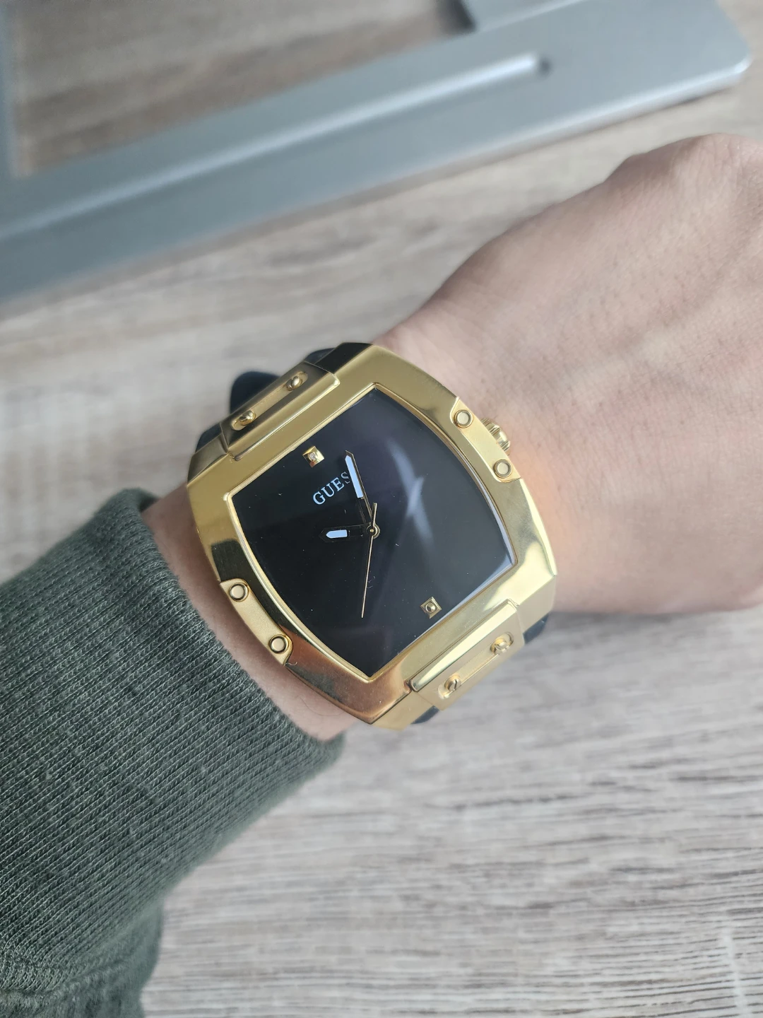 Guess Square dial gold and black watch - photo 5