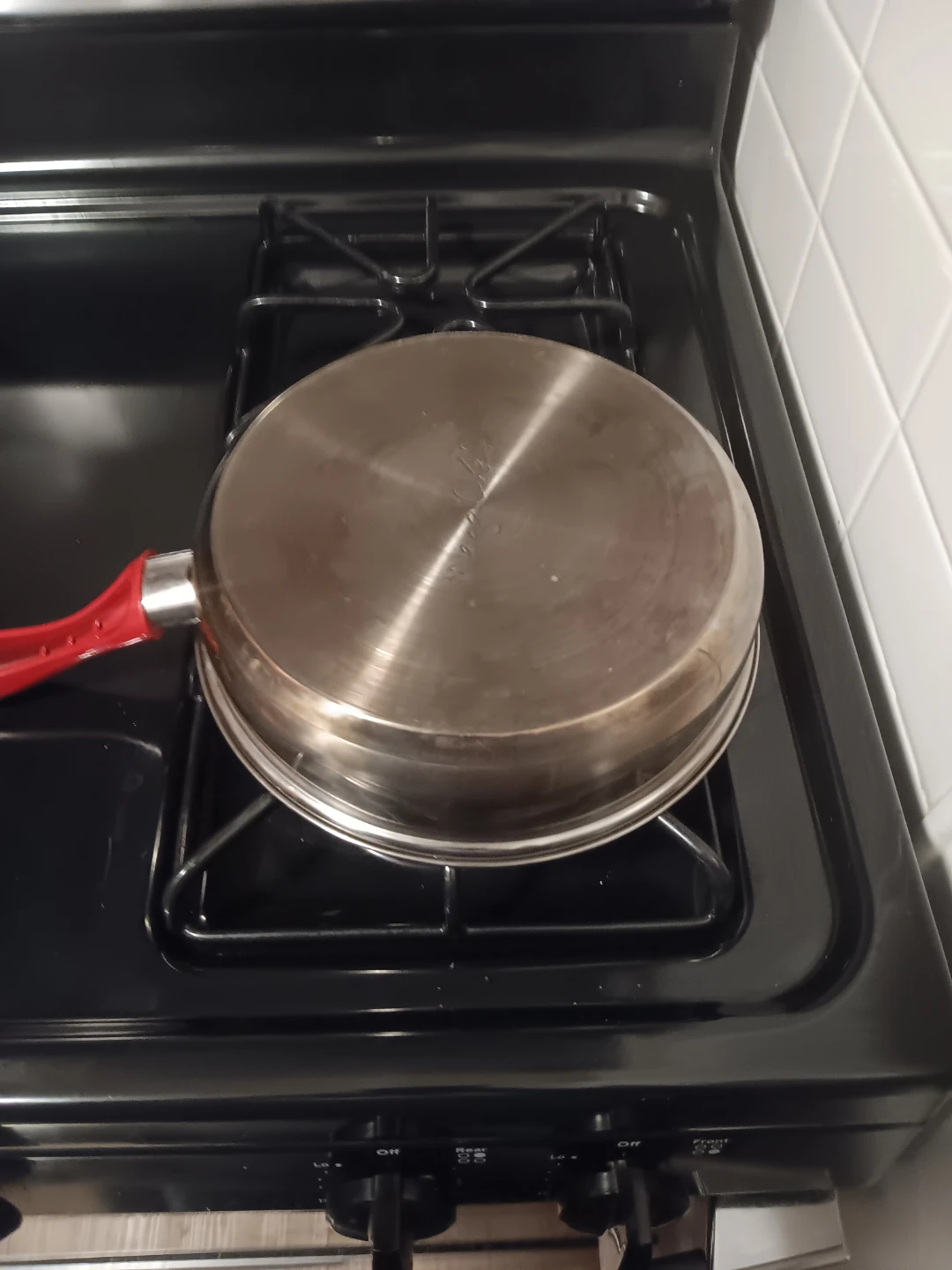 🥕 Mega Chef Stainless Steel Frying Pan with Red Handle - photo 2