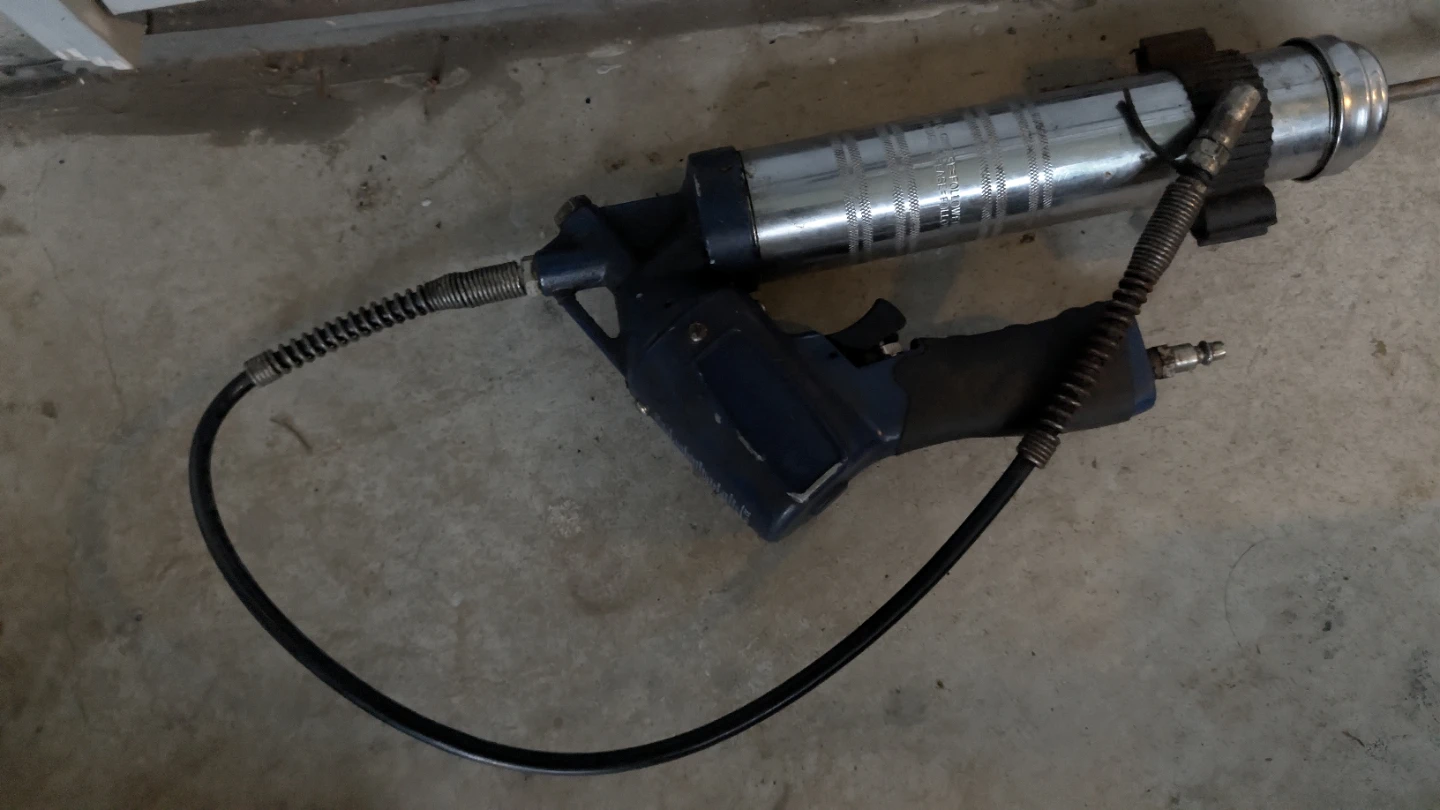 Air comoressor and tools - photo 2