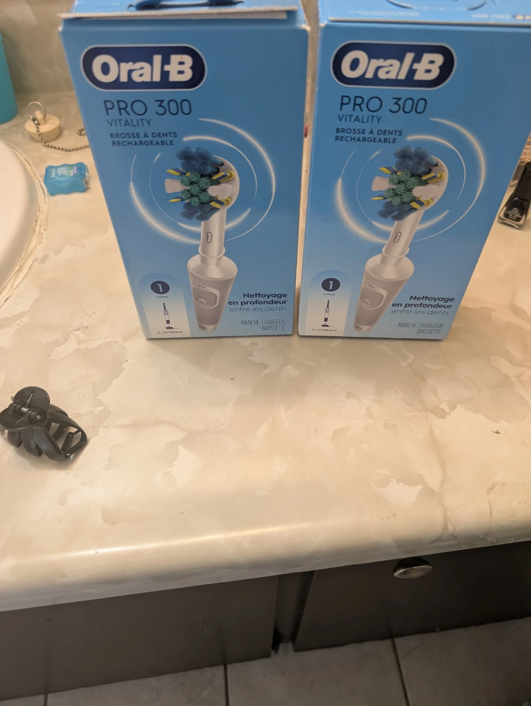 Oral-B Pro 300 Vitality Rechargeable Toothbrush (2 Pack) - photo 5