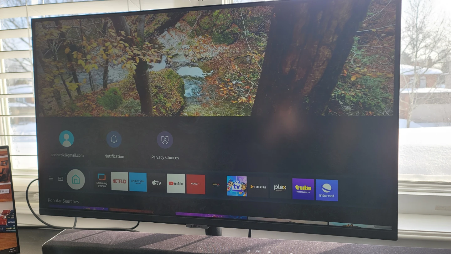 Samsung 32-Inch 4K Monitor and Smart TV - photo 3