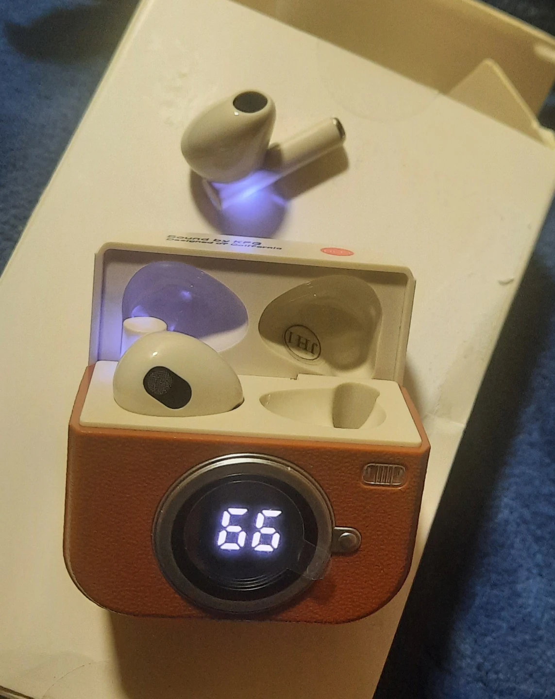 KFG Wireless Earbuds with Charging Case - photo 3