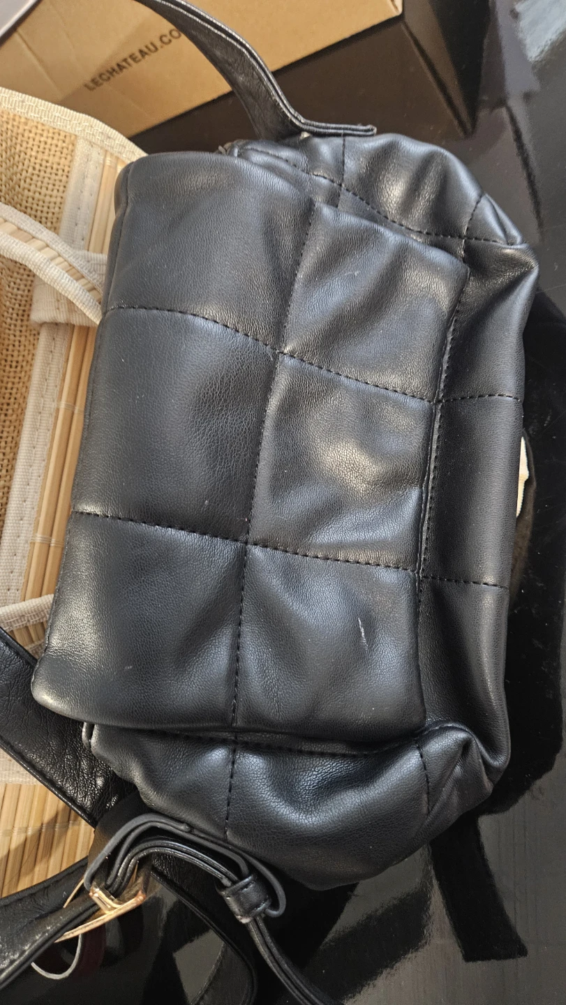 Le Chateau Burgundy Handbag - photo 5