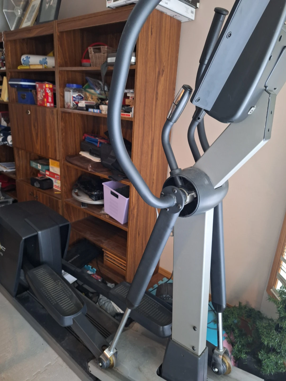 Elliptical exercise equipment