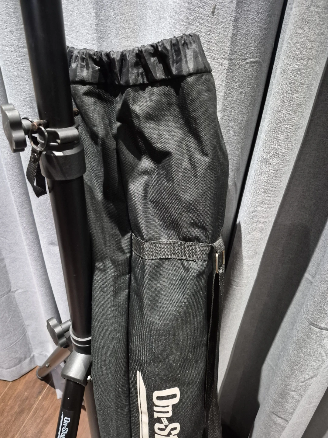 PAIR OF ON STAGE SPEAKERS STANDS WITH BAG - photo 3