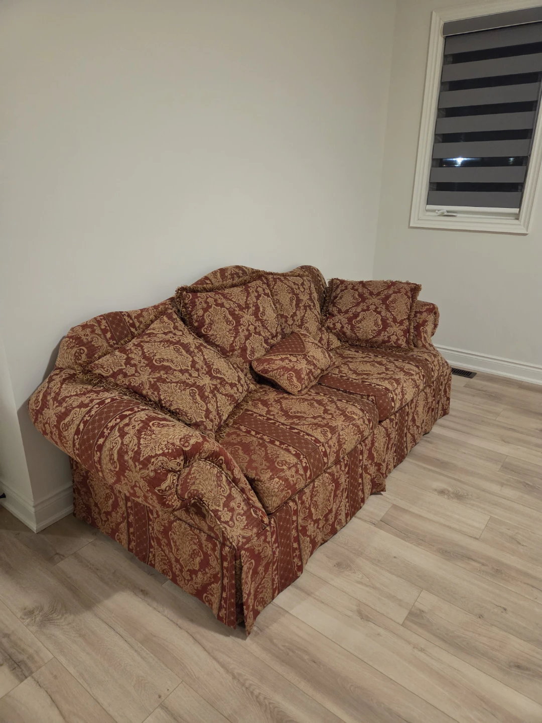 Red and Gold Patterned Sofa - photo 2