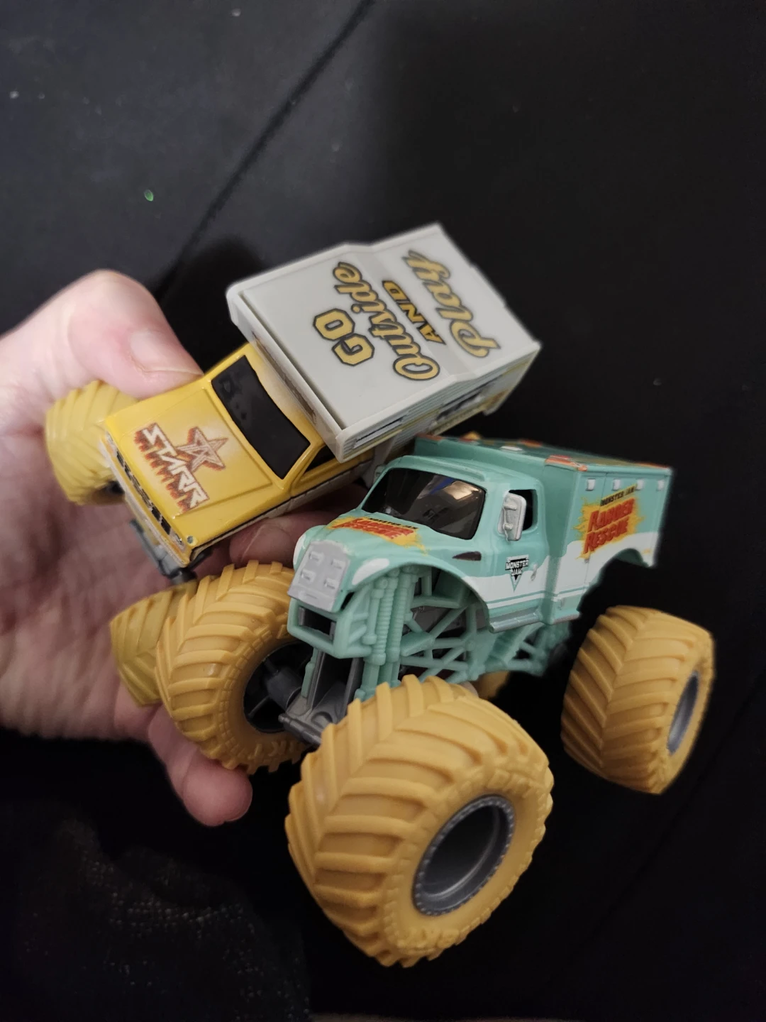 $5 for both toy cars - photo 4