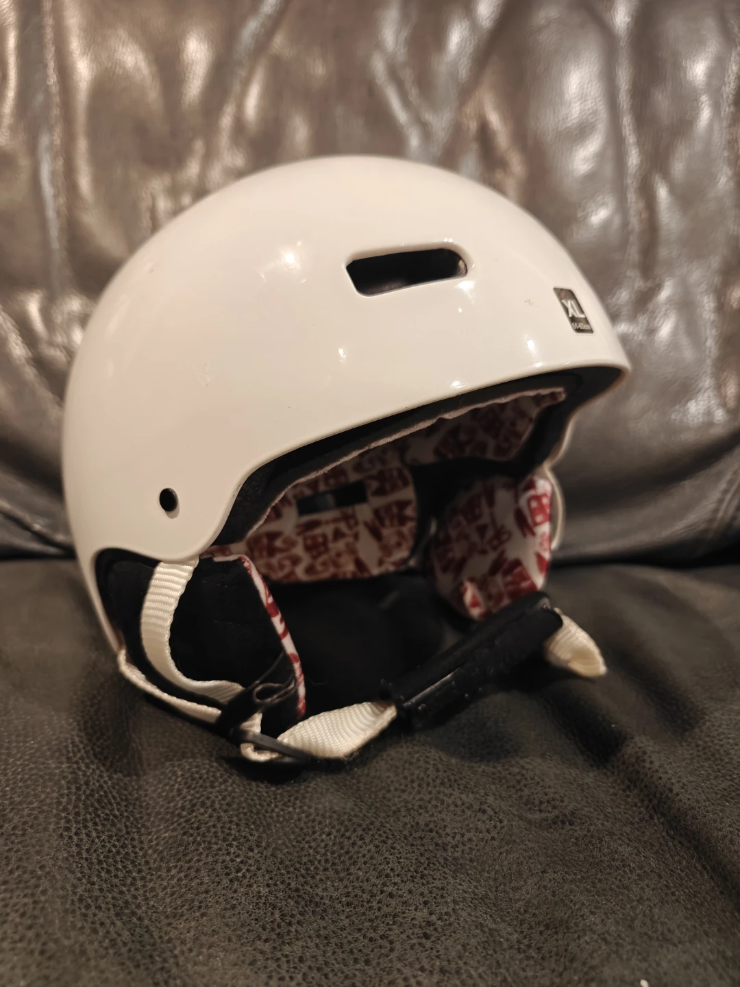Snowboard/ski/snow/skate helmet XL