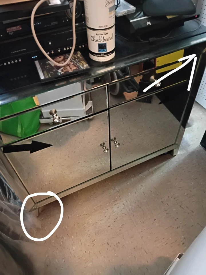 Mirrored  / Cabinet