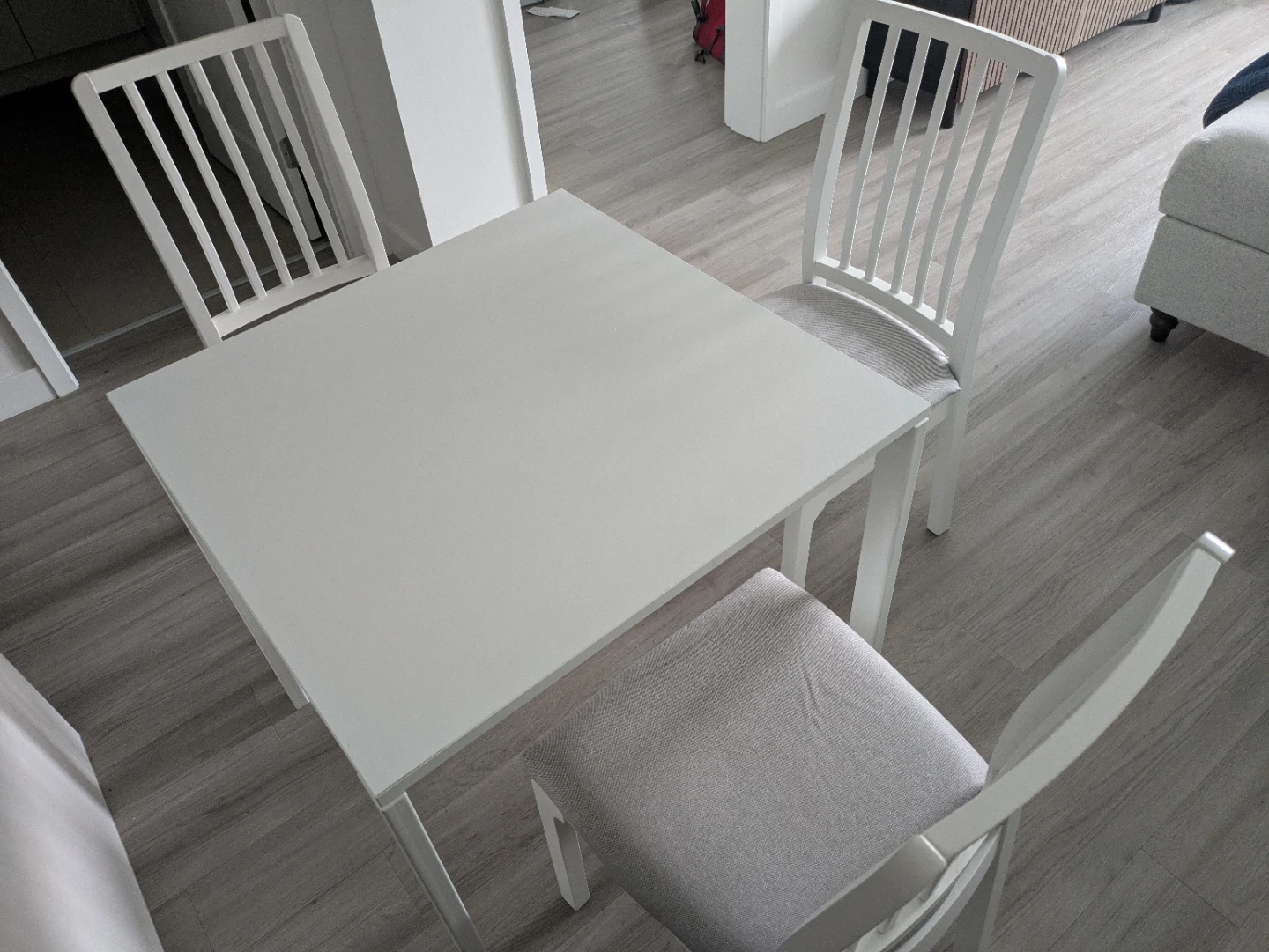 Table with 3 Chairs