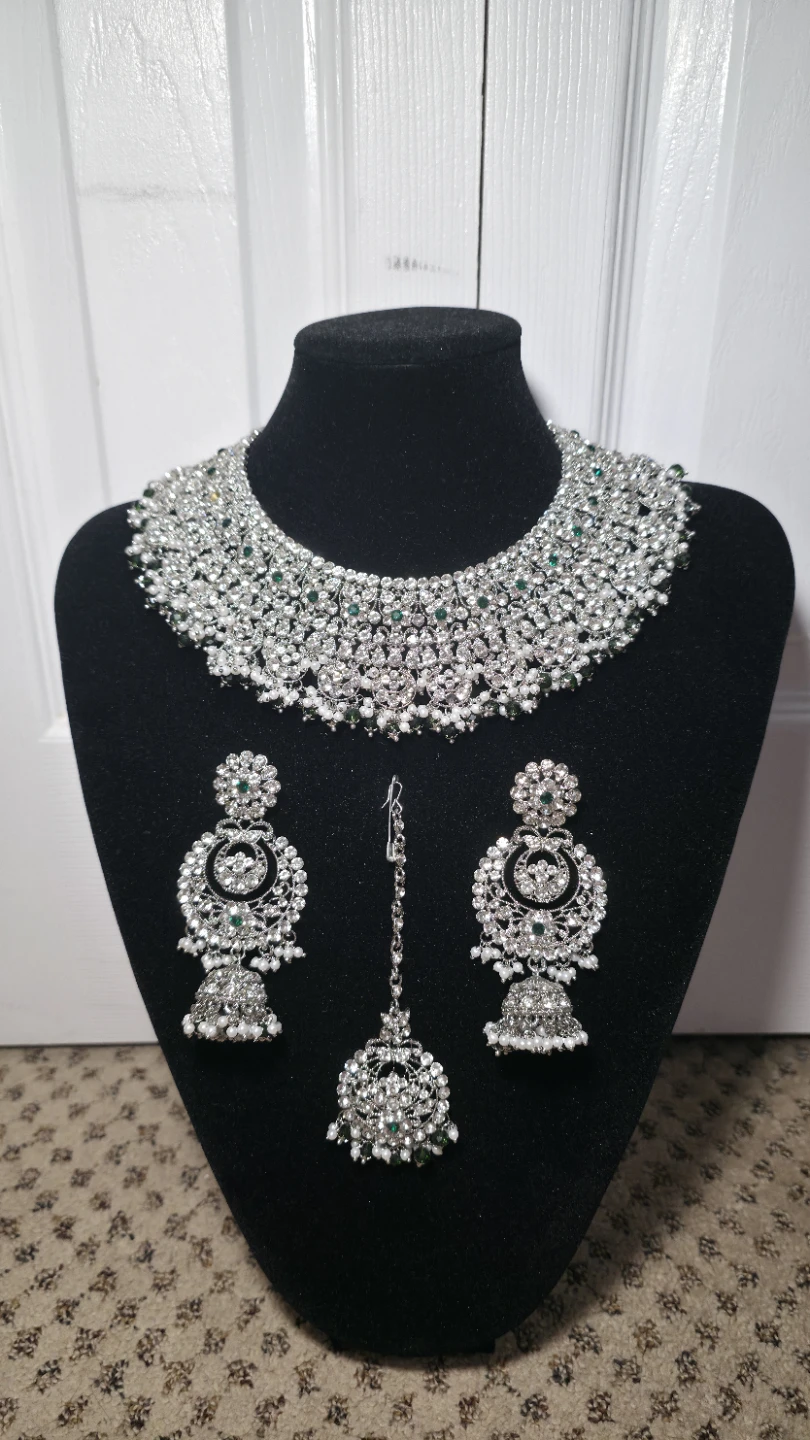 Silver & Green Kundan Jewelry Set - photo 2