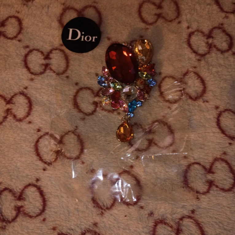 Elegant rainbow broach