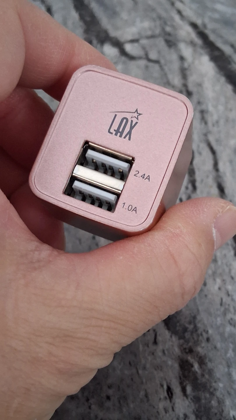 DUAL USB charger 5V 2.4A and 1A
