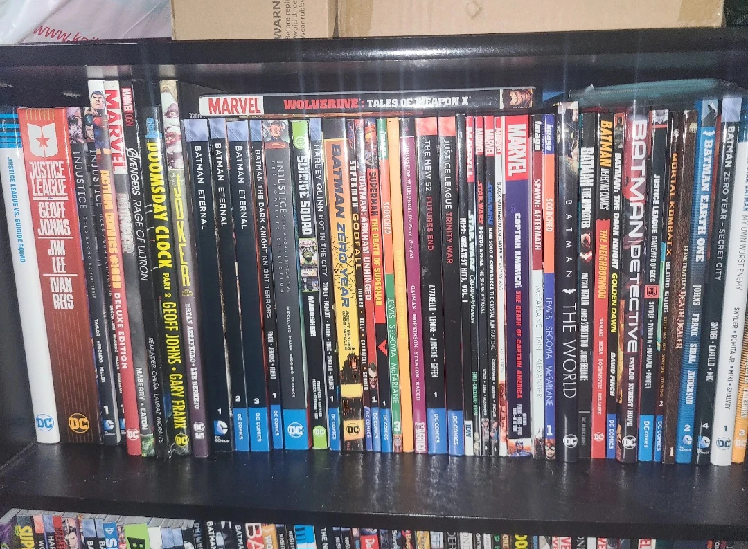 DC & Marvel Graphic Novels and Comic Books