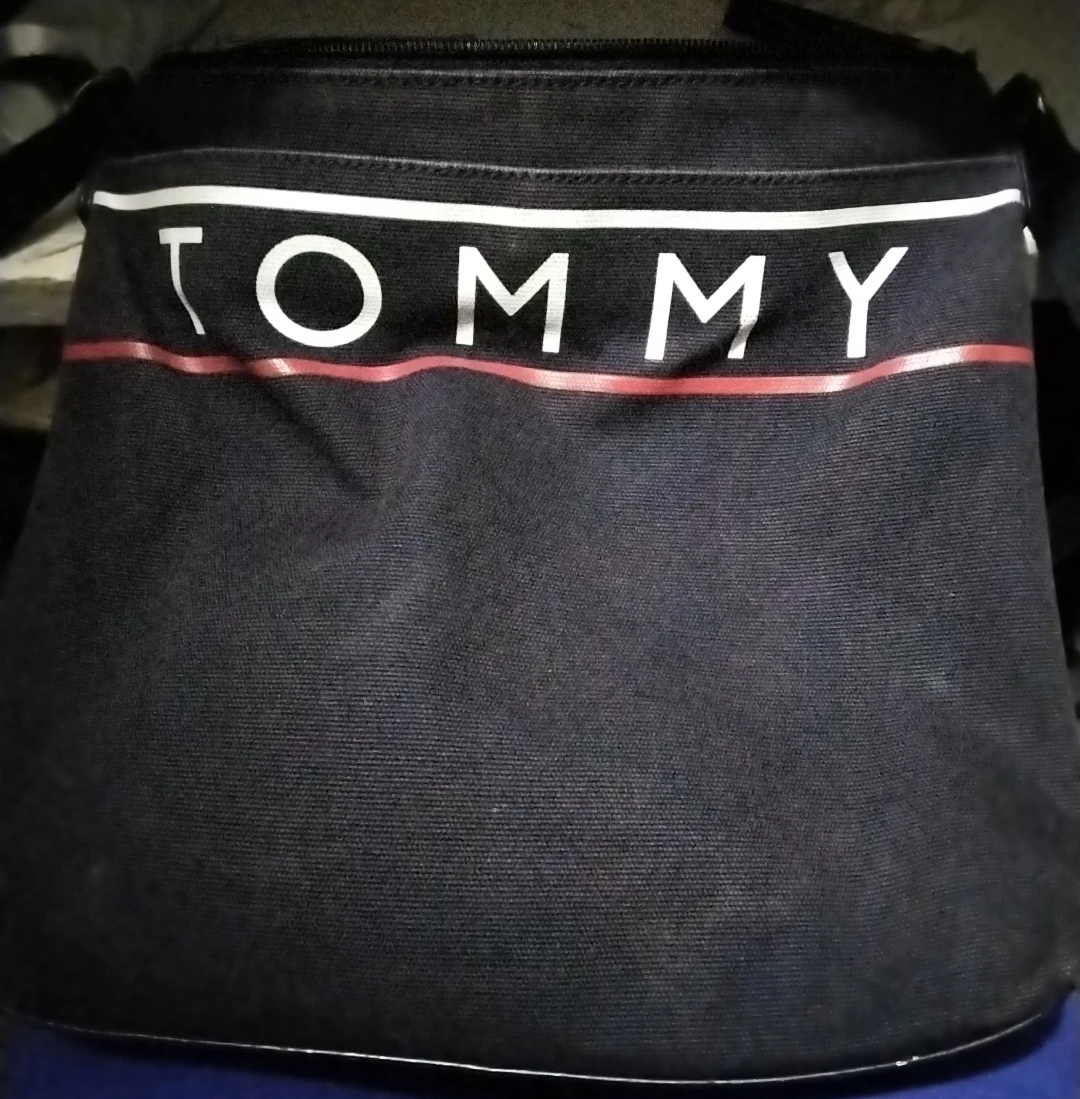 Tommy Hilfiger Crossbody Bag, Barely Used 🧡