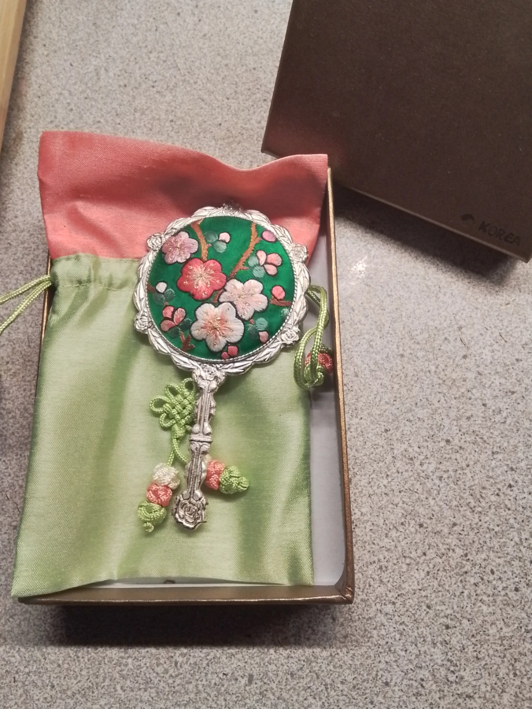 Korea Hand Mirror with Floral Design - photo 3