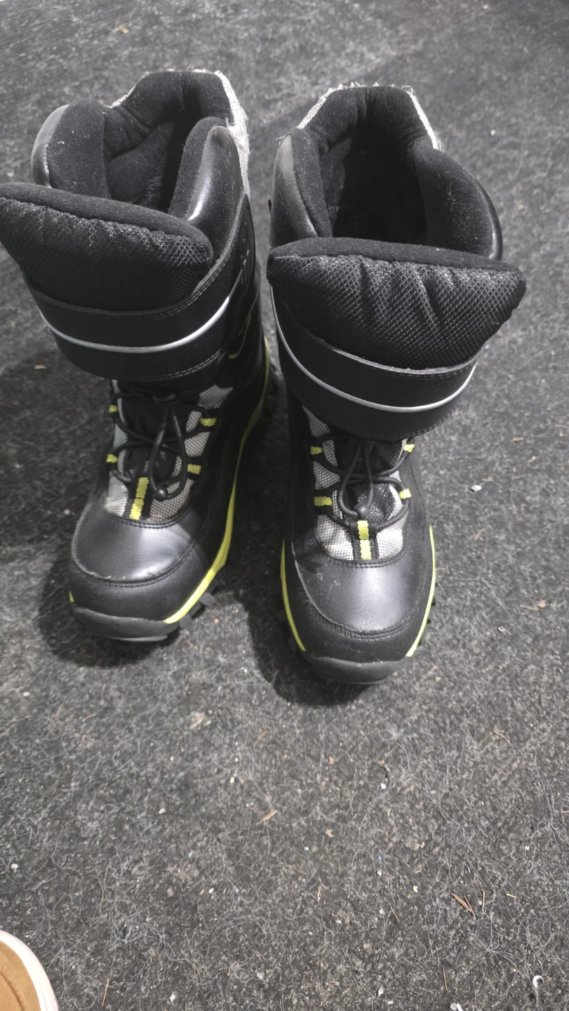 Cougar Track Waterproof Winter Boots - Size 6 - photo 2