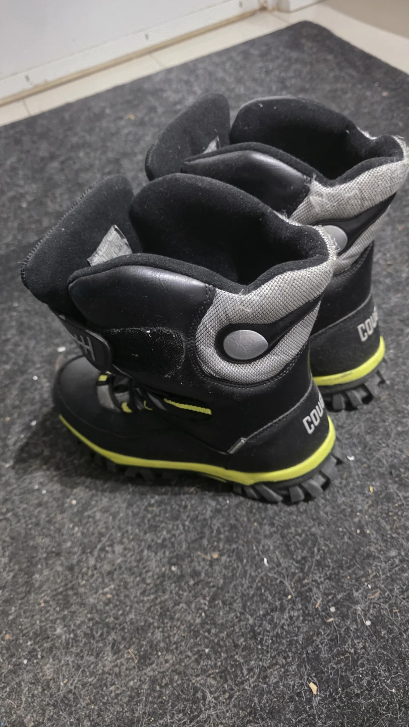 Cougar Track Waterproof Winter Boots - Size 6 - photo 4