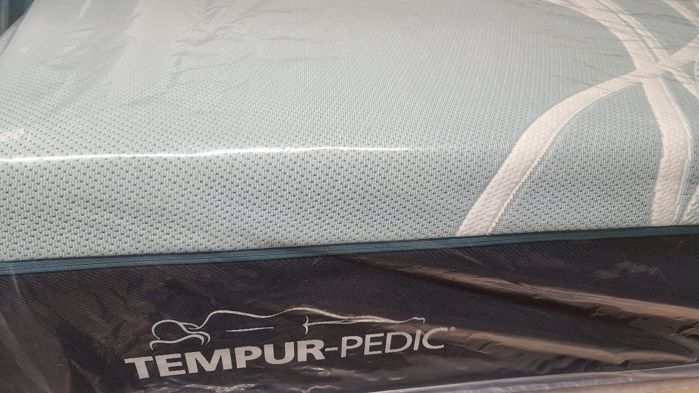Brand New Mattress King Size Tempur-Pedic LuxeAdapt Soft - photo 5