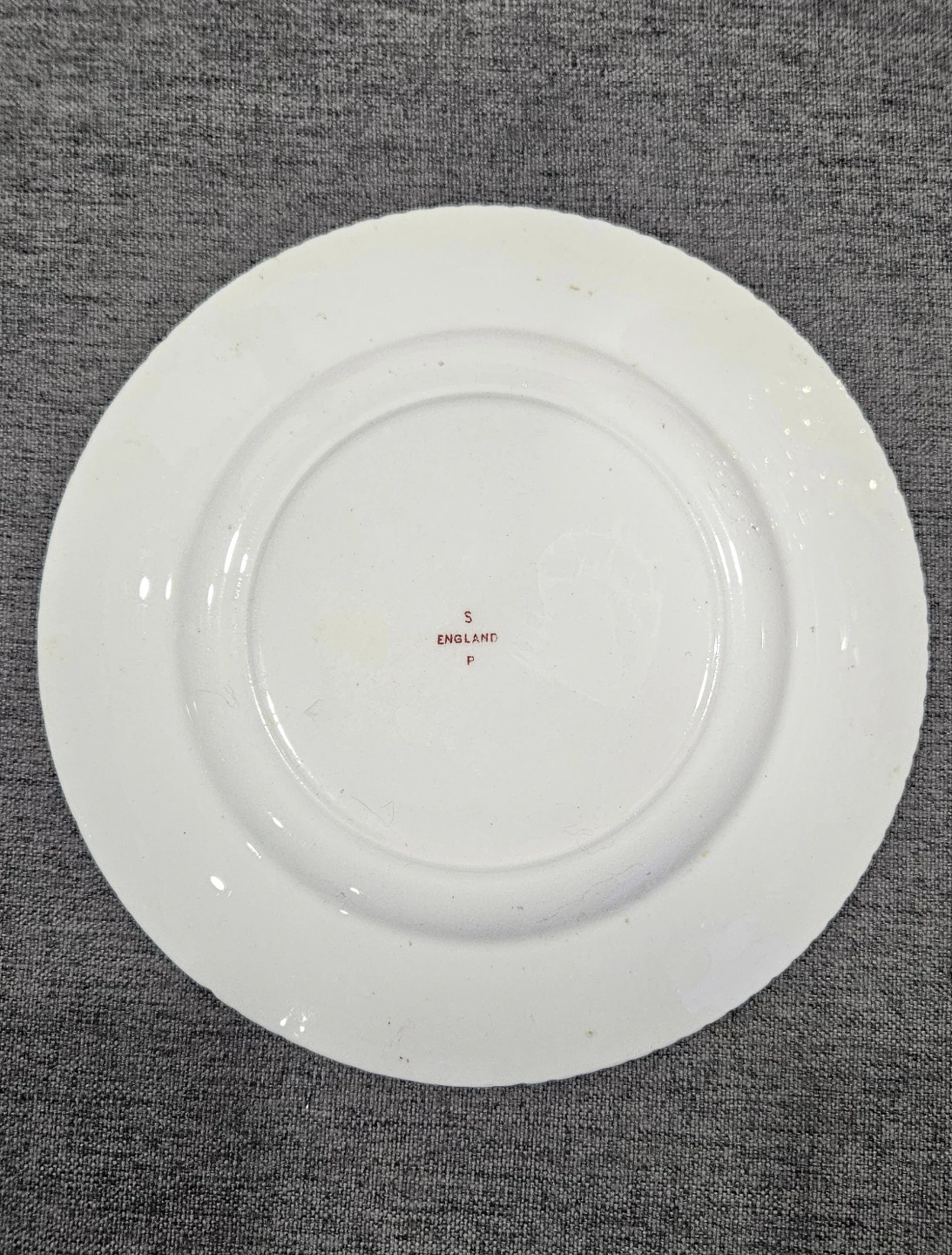 Vintage Red & White Decorative Plate - 8 Inches - photo 5