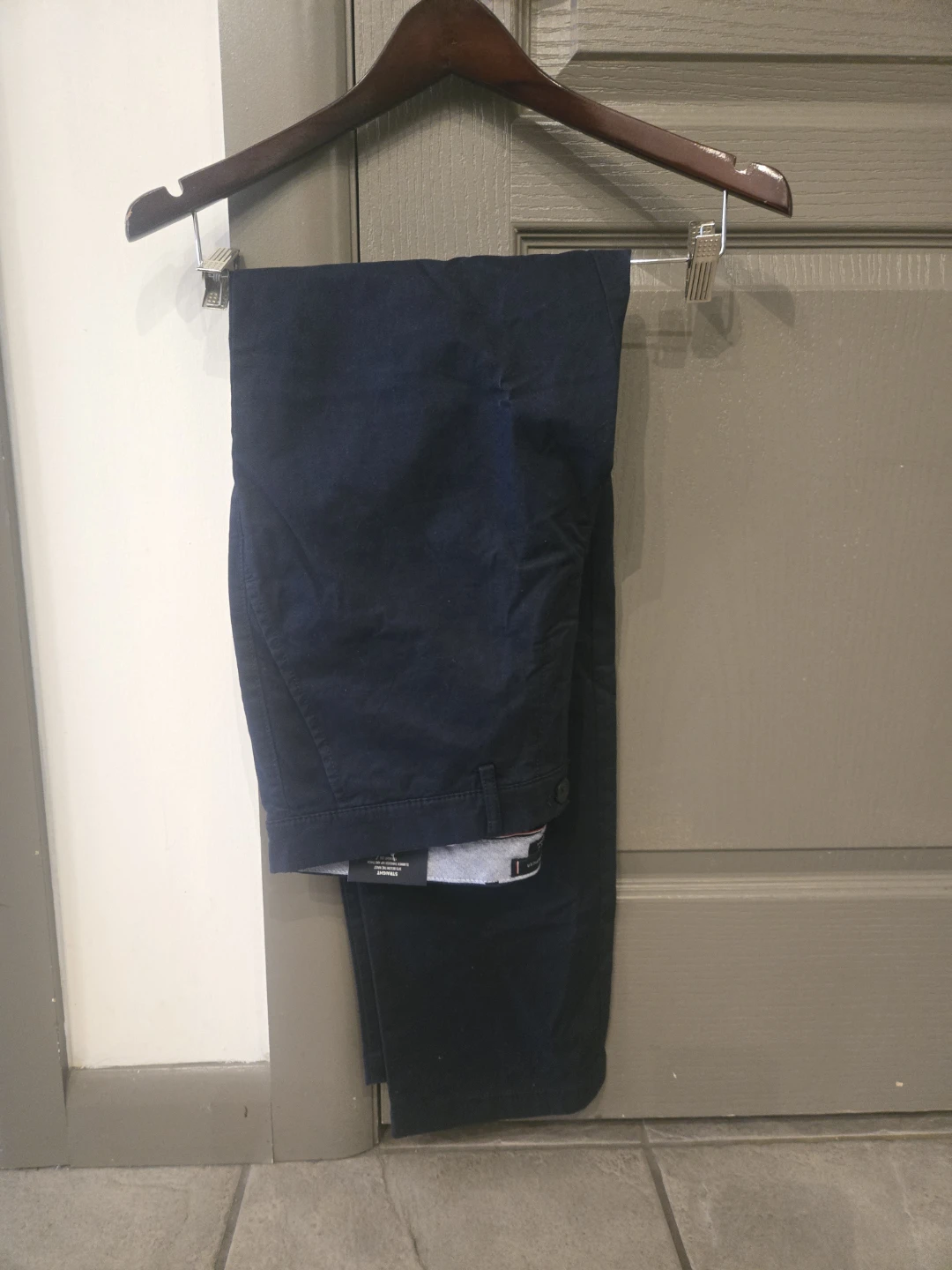 Tommy Hilfiger Men's Straight Fit Navy Chinos Size 32/32