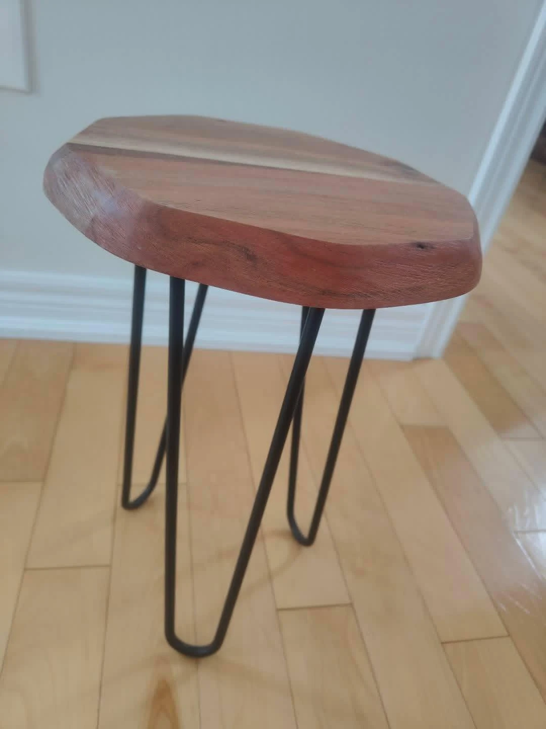 2x Solid Wood Side/End Tables or Planter Stands - photo 2
