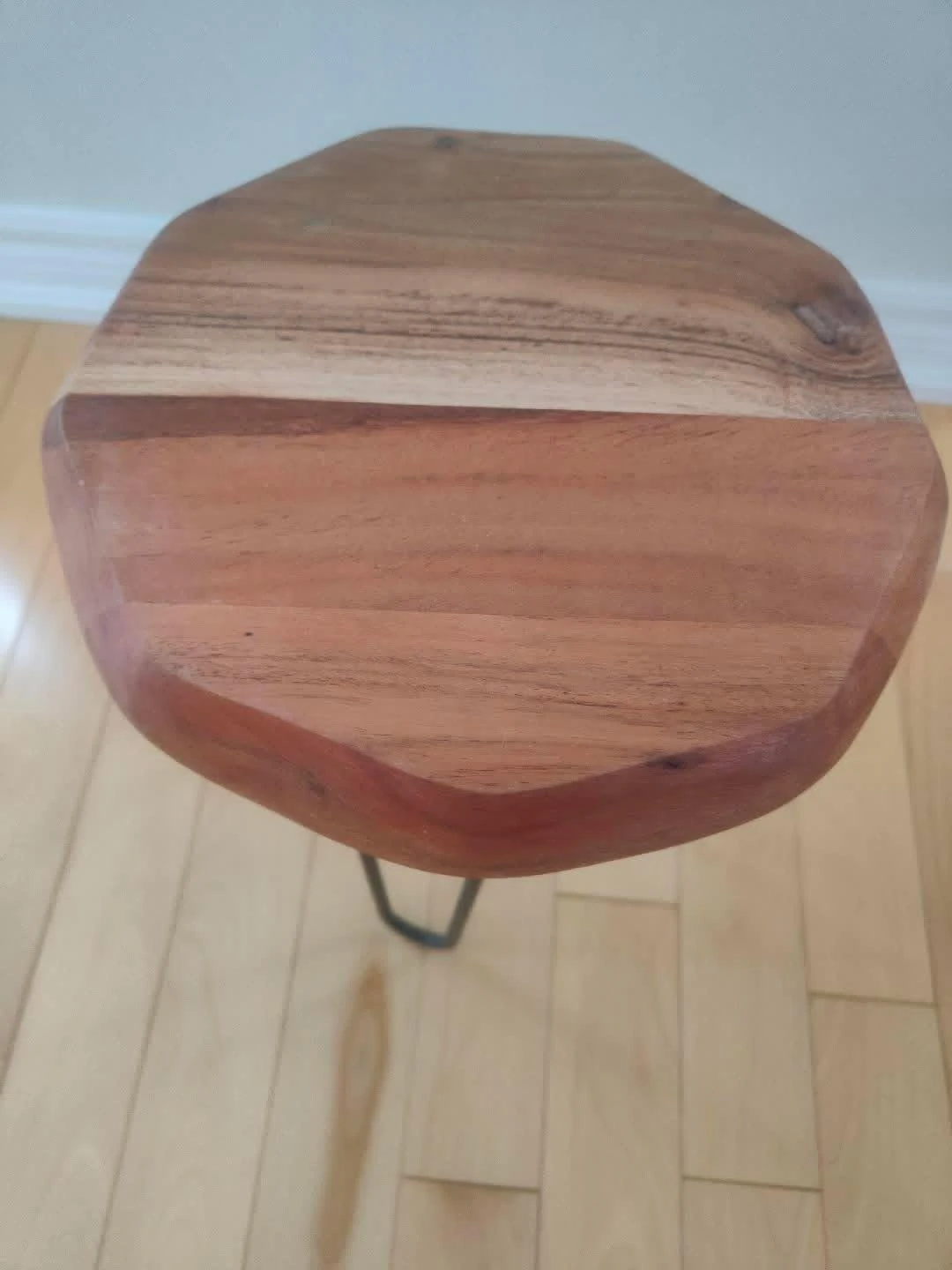 2x Solid Wood Side/End Tables or Planter Stands - photo 3