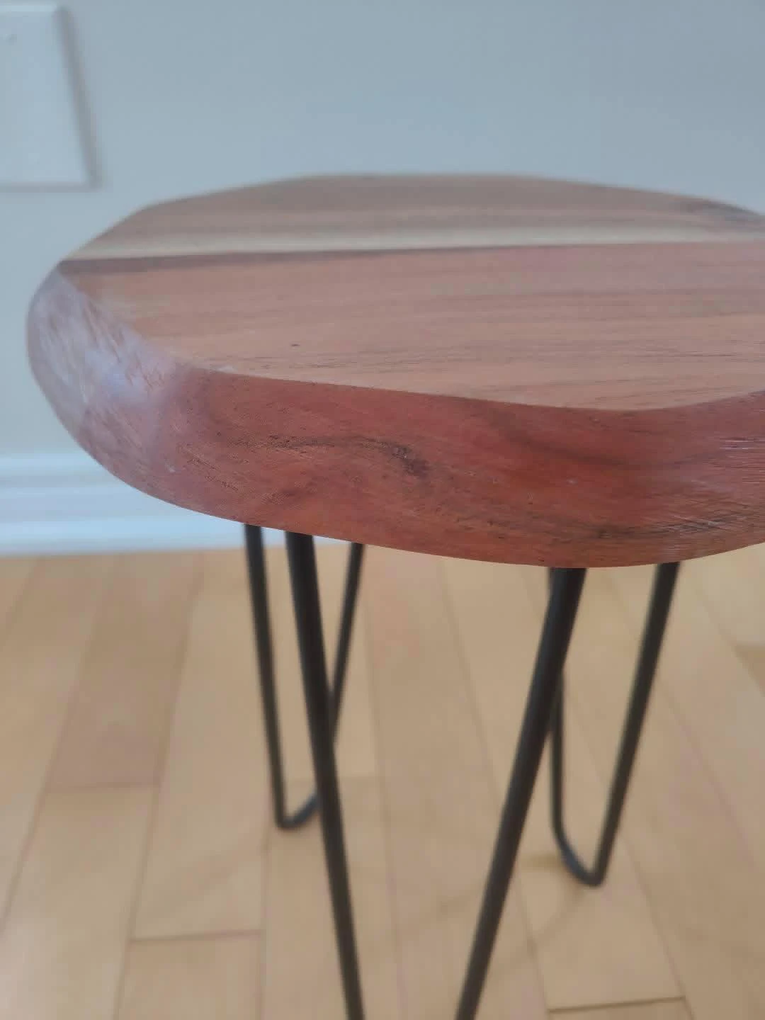 2x Solid Wood Side/End Tables or Planter Stands - photo 4
