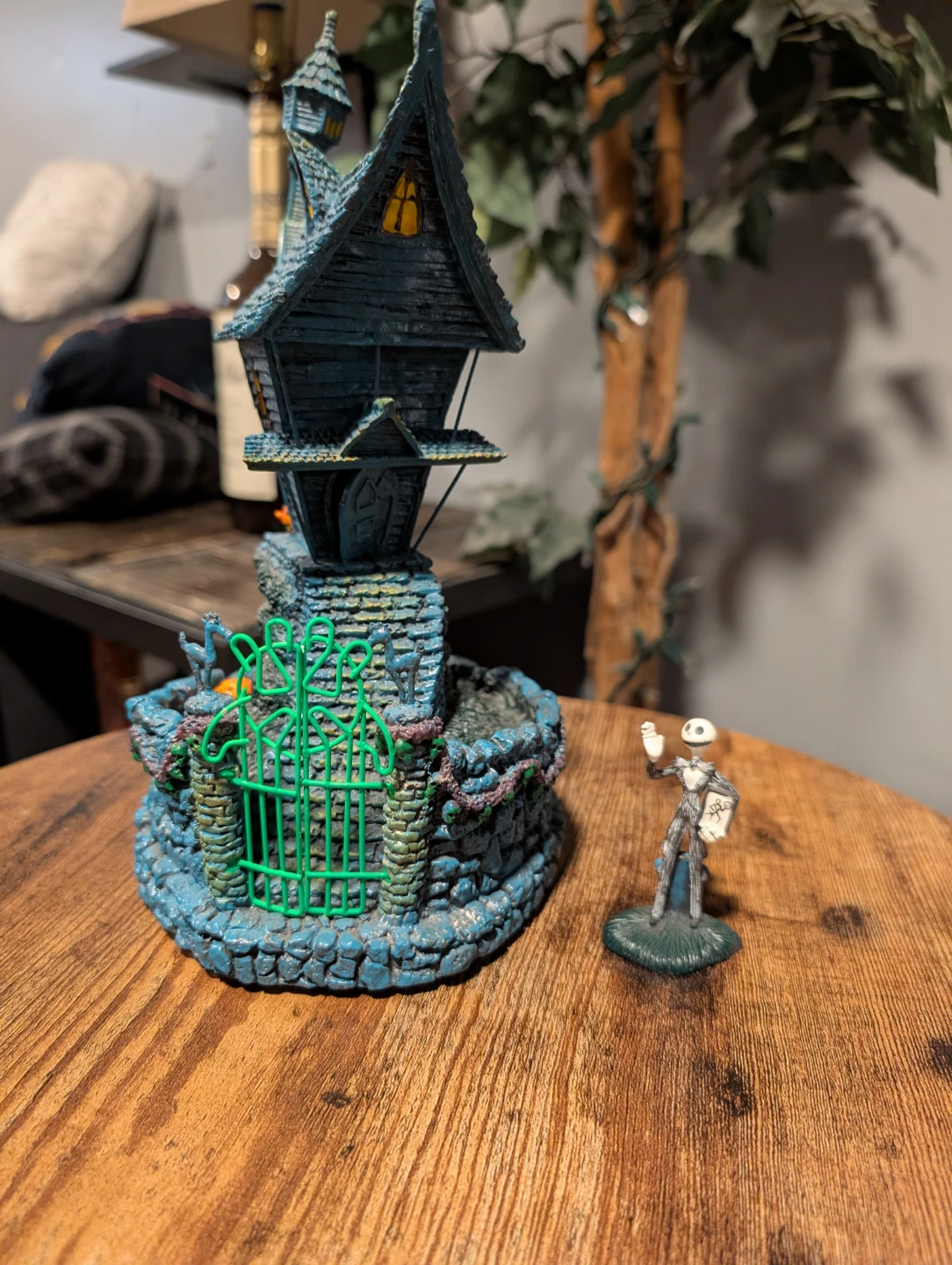 Hawthorne Village "Jack's house"🏆
