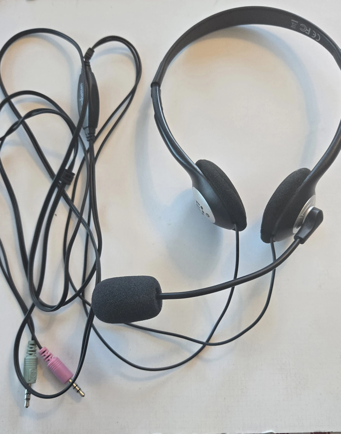 Manhattan On-Ear Headphones with Microphone